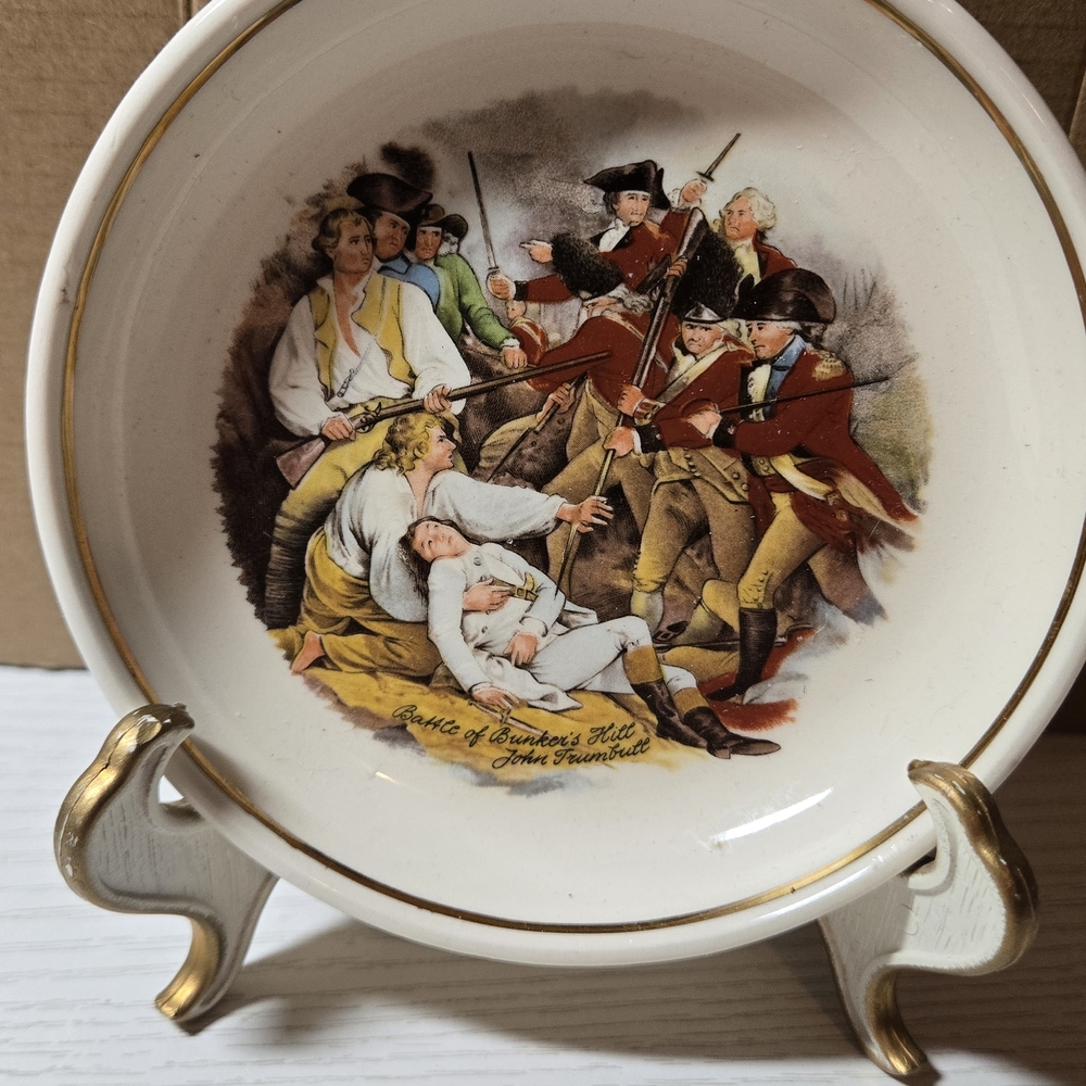 Historical Bunker Hill 4.5" Porcelain Plate With Gold Trim TB74